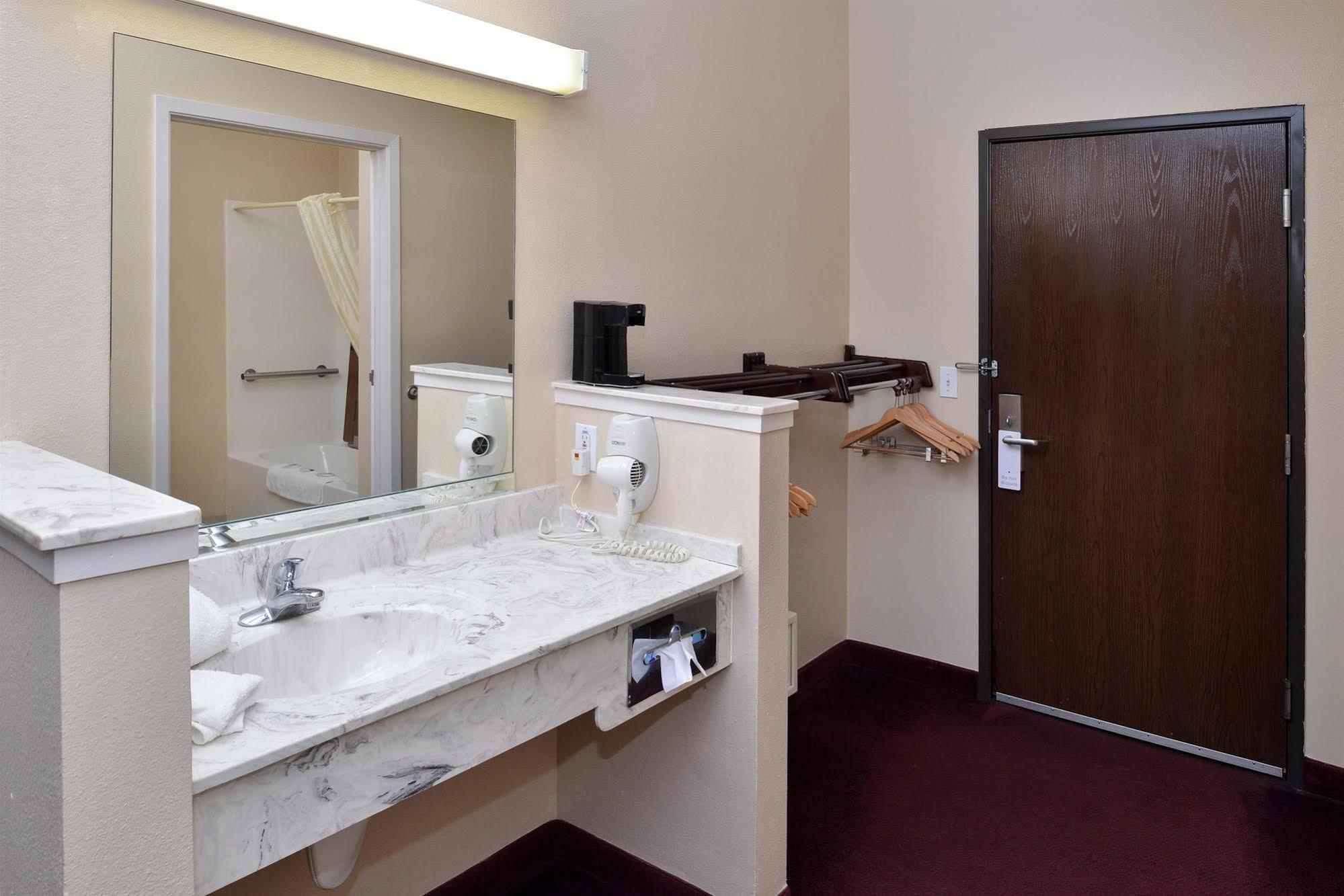 Americas Value Texas Motel Somerville